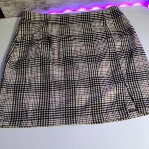 Wild Fable plaid skirt with zipper close and leg slit